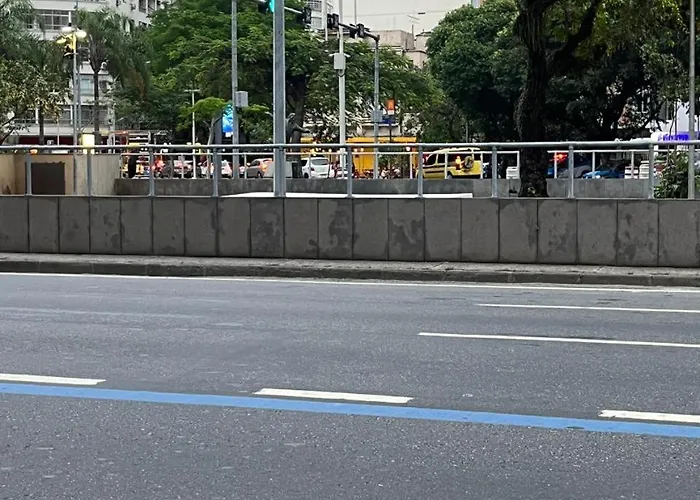 Linda Suite Com Banheiro,Em Casa De Vila Rio de Janeiro